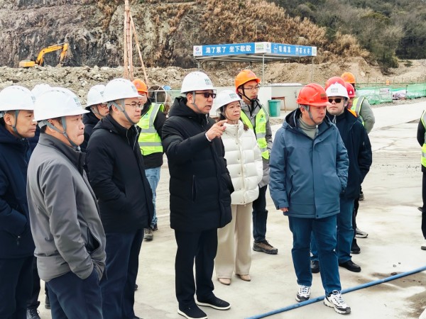 中国水务副总经理朱印奇一行在工程现场检查节后复工复产安全工作.jpg